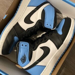Nike Jordan high retro 1 UNC size 4y